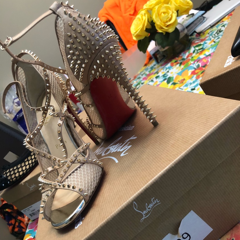 Nude Christian Louboutins *NEVER WORN BEFORE*